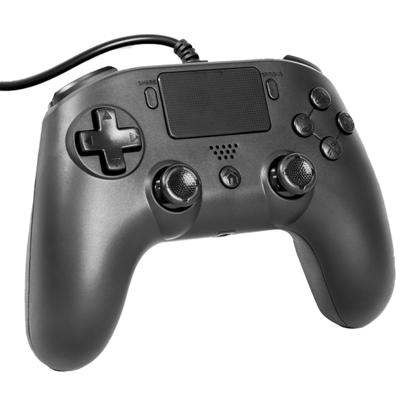 Gamepad. Sürücü çubukları ve düğmeleri kullanır.